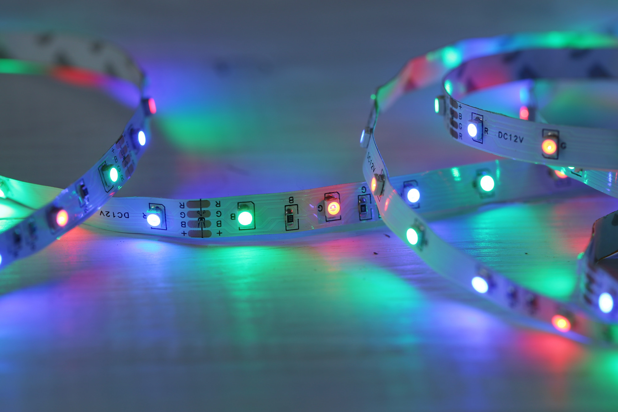 Heran Bagaimana LED Strip Bisa Berfungsi? Simak Penjelasan Berikut!